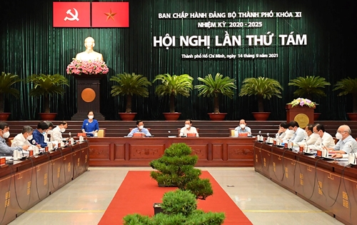 Thành ủy TP Hồ Chí Minh bàn giải pháp phòng, chống dịch và khôi phục kinh tế