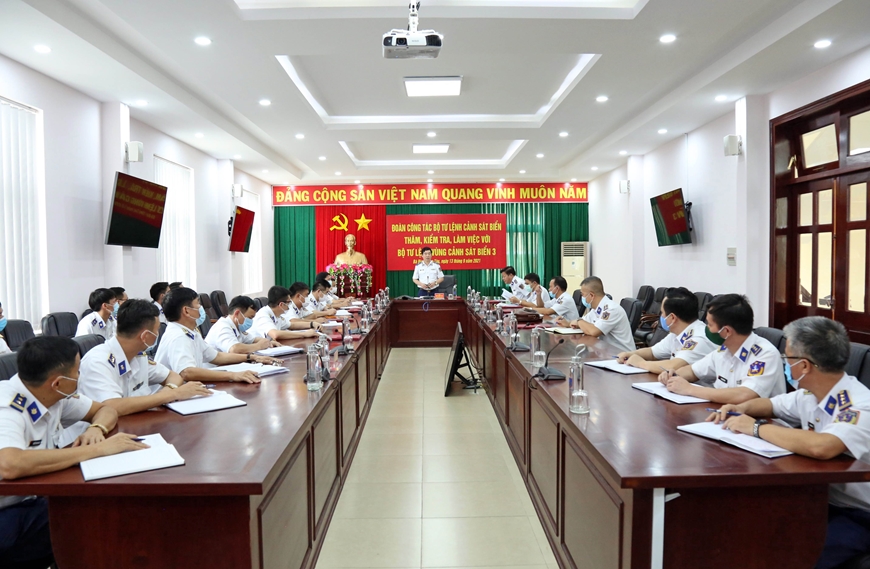 Vùng Cảnh sát biển 3 là điểm tựa vững chắc cho ngư dân vươn khơi bám biển Vùng Cảnh sát biển 3 là điểm tựa vững chắc cho ngư dân vươn khơi bám biển