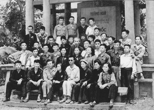 16-9-1959: Bác Hồ căn dặn thanh niên “không có việc gì khó”