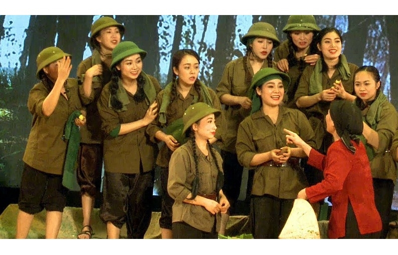 Văn học, nghệ thuật không thể đứng ngoài chính trị Văn học, nghệ thuật không thể đứng ngoài chính trị