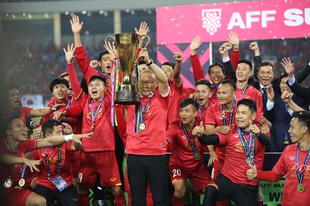 AFF Cup 2020: Giải đấu bóng đá lớn nhất Đông Nam Á AFF Cup 2020 chính thức khởi tranh. Các đội tuyển sẽ cống hiến toàn bộ tinh thần và sức lực để giành chiến thắng. Hãy cùng đón xem và khám phá ra những bí ẩn, trải nghiệm những cảm xúc đặc biệt trong từng trận đấu của giải đấu này.