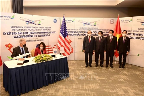 Chủ tịch nước Nguyễn Xuân Phúc chứng kiến lễ ký thoả thuận hợp tác giữa các hãng hàng không Bamboo Airways và Vietjet với đối tác Hoa Kỳ