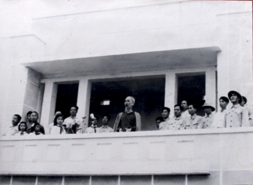 Ngày này năm xưa: 25-9-1947: Bác Hồ đề nghị gửi tiền lương mua chăn và áo rét cho chiến sĩ