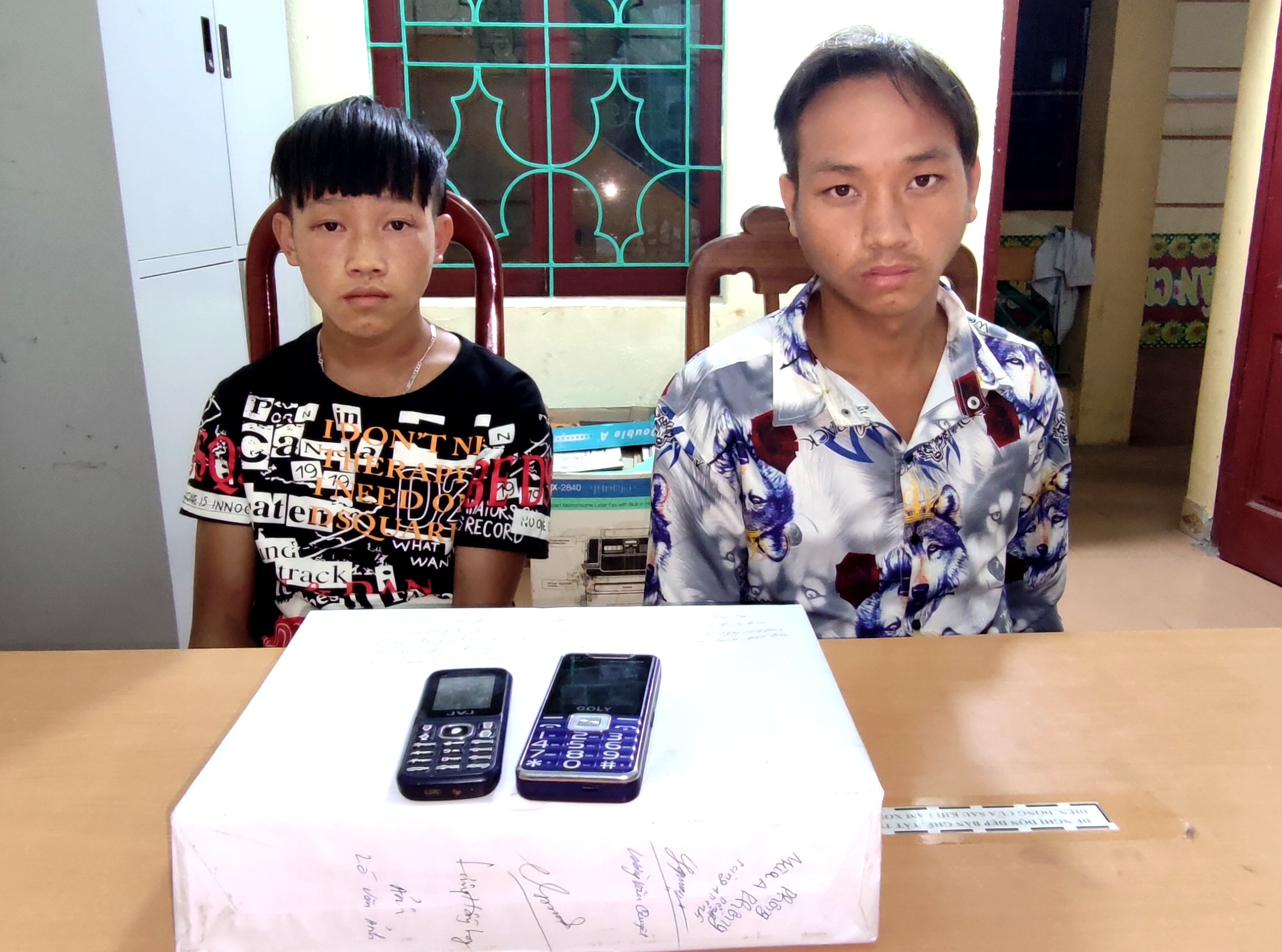 Điện Biên: Bắt 2 đối tượng, thu giữ 6 bánh heroin