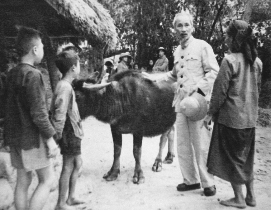 Ngày này năm xưa: 28-9-1945: Bác Hồ kêu gọi “sẻ cơm nhường áo”