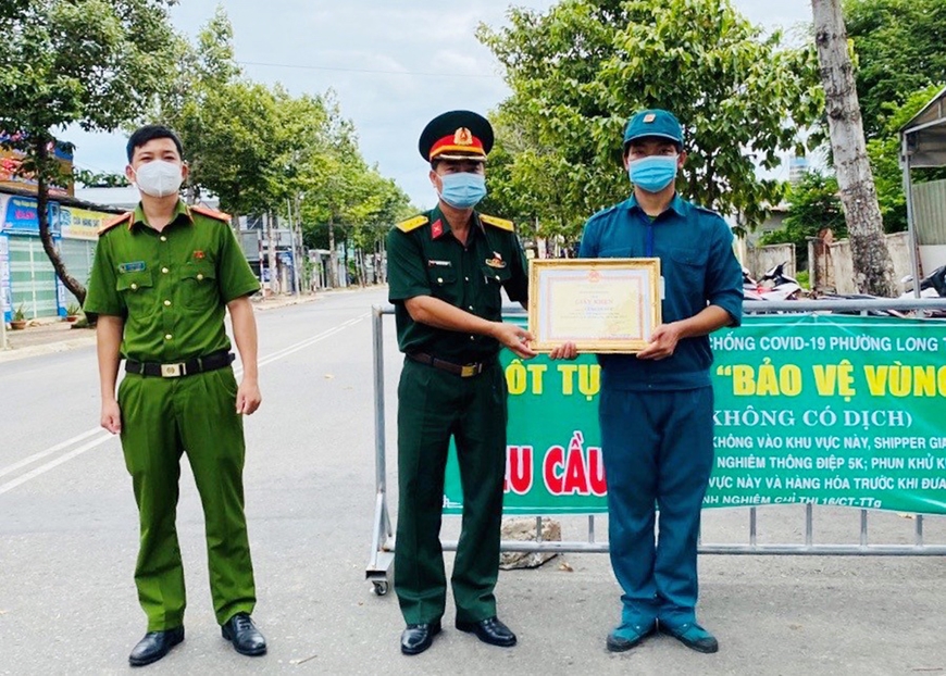 Khen đúng, thưởng đủ