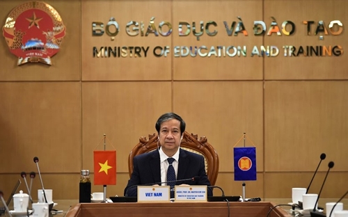 Bộ trưởng Bộ GD-ĐT Nguyễn Kim Sơn: Đề cao chuyển đổi giáo dục trong dịch bệnh Covid-19