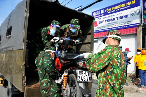 TP Hồ Chí Minh hỗ trợ người dân Đồng bằng sông Cửu Long về quê