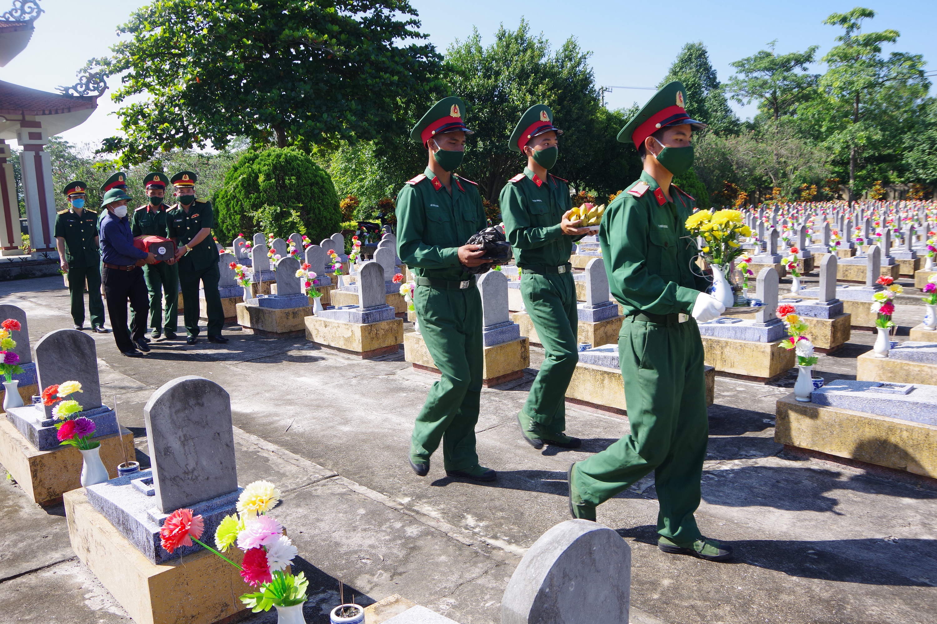 Quảng Trị tổ chức truy điệu và an táng 10 liệt sĩ

