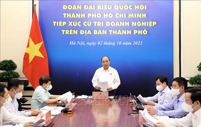 Chủ tịch nước Nguyễn Xuân Phúc và Đoàn đại biểu Quốc hội TP Hồ Chí Minh tiếp xúc cử tri doanh nghiệp