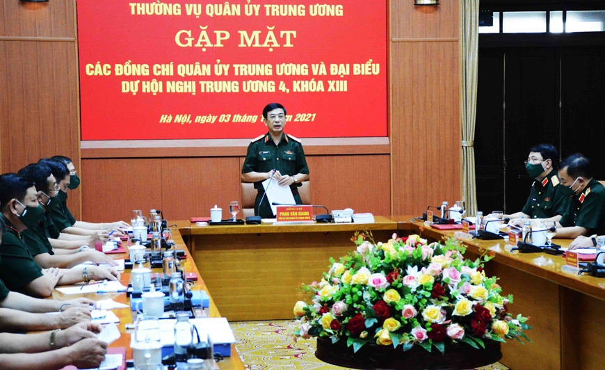 Đại tướng Phan Văn Giang chủ trì gặp mặt các đồng chí Quân ủy Trung ương và đại biểu quân đội dự Hội nghị Trung ương 4, khóa XIII