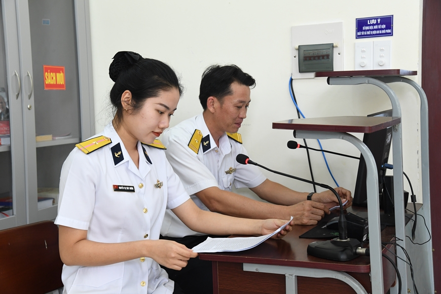 "Món ăn tinh thần" bổ ích của bộ đội