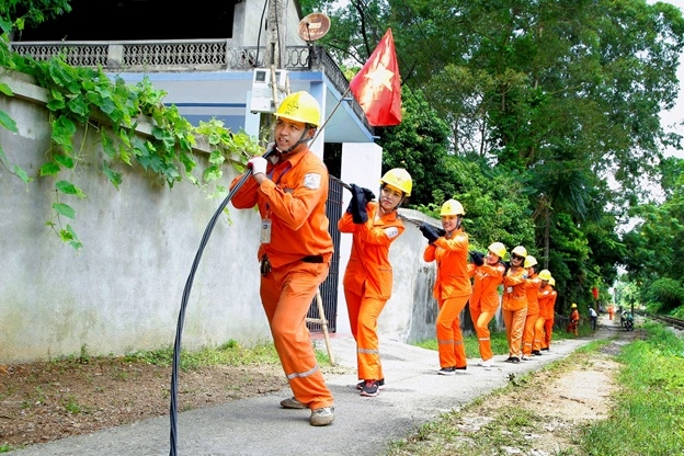 Ngành điện miền Bắc và nỗ lực phủ lưới điện tới những miền xa