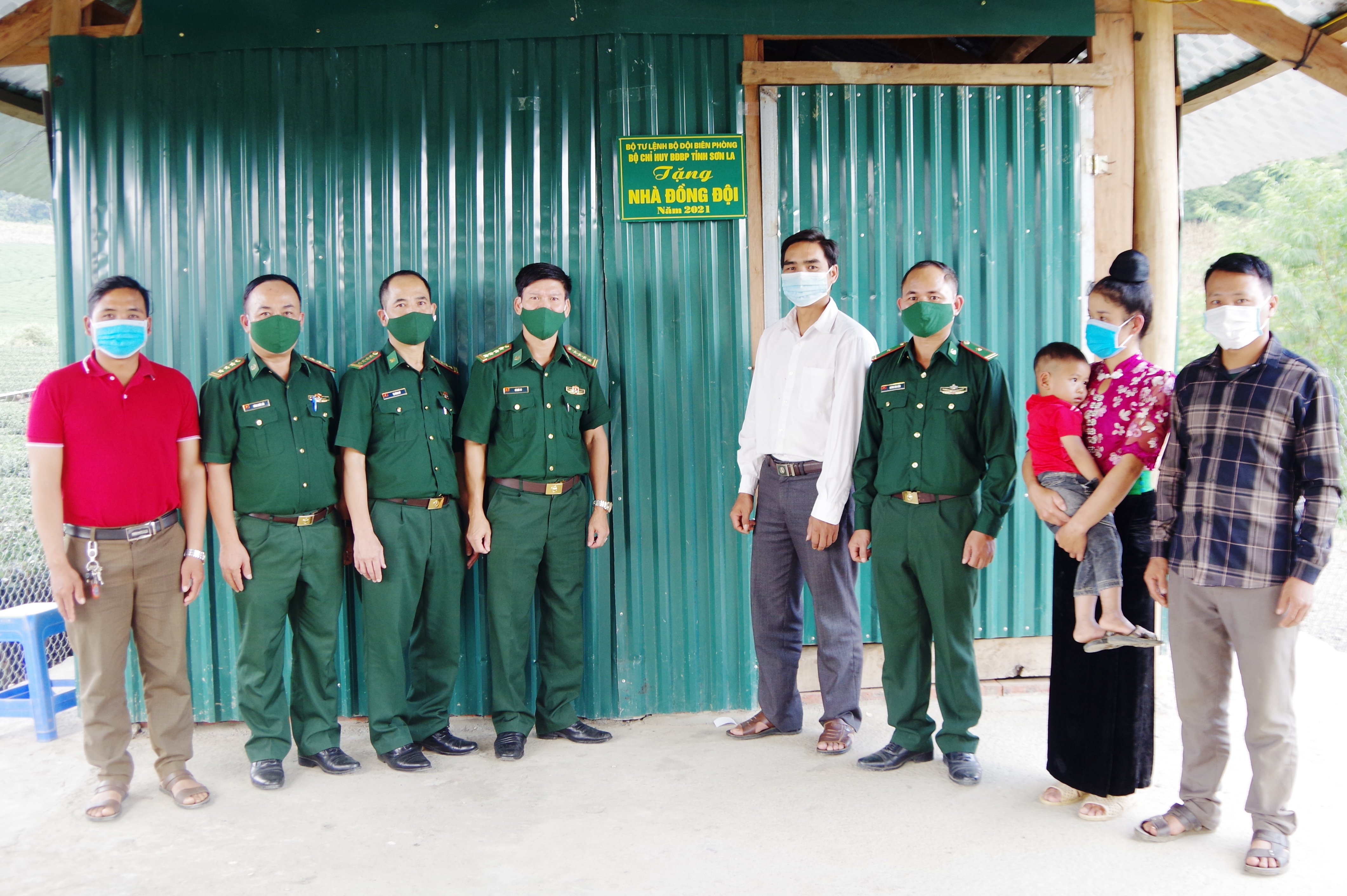 Sơn La trao tặng “Nhà đồng đội” cho quân nhân có hoàn cảnh khó khăn