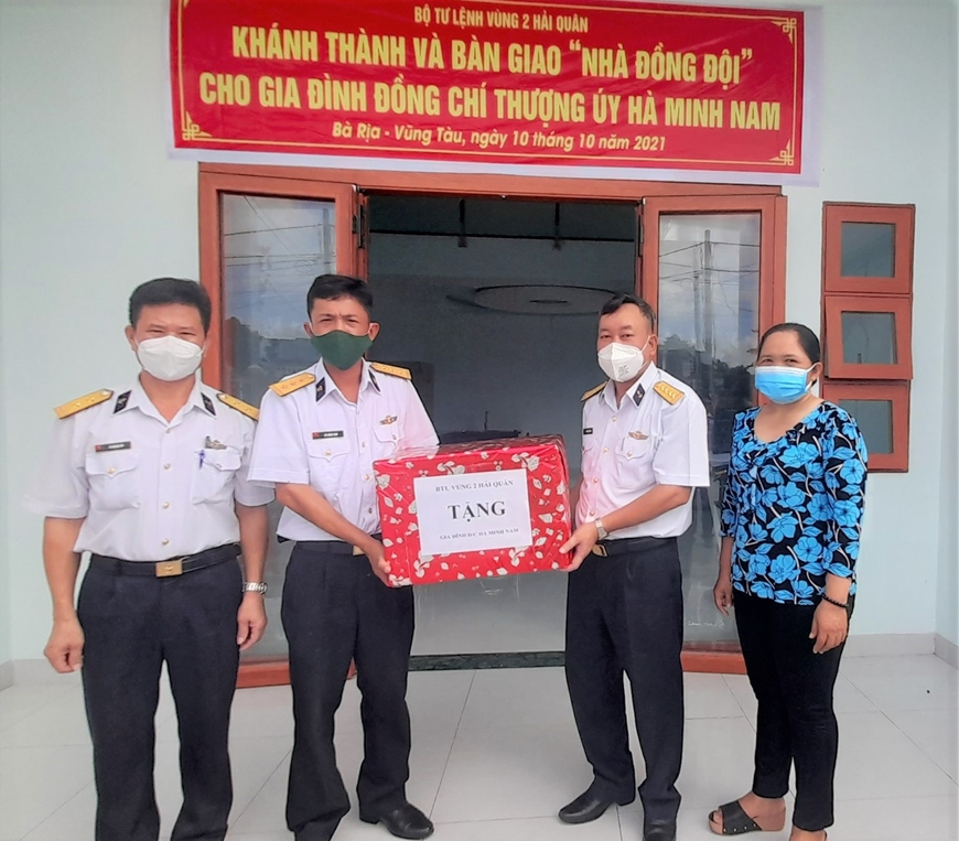 Vùng 2 Hải quân bàn giao 2 "Nhà Đồng đội" Vùng 2 Hải quân bàn giao 2 "Nhà Đồng đội"