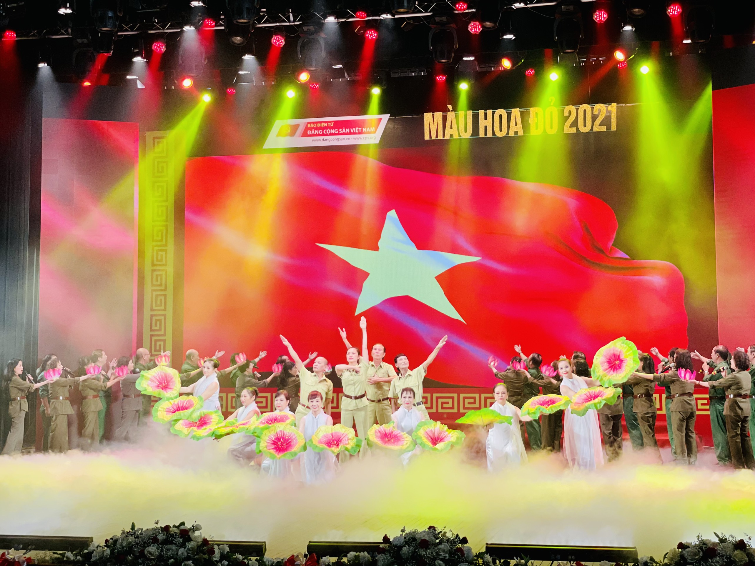 Chương trình nghệ thuật “Màu hoa đỏ” tri ân liệt sĩ, thương, bệnh binh