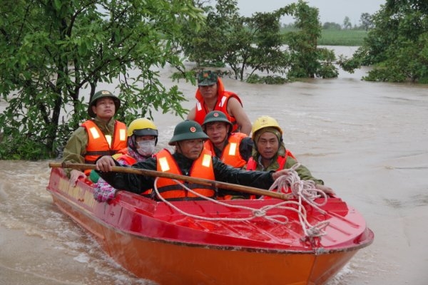 Bộ đội dân quân là niềm tự hào của đất nước. Cùng xem hình ảnh về những chiến sĩ dân quân đầy nghị lực, sẵn sàng hy sinh để bảo vệ đất nước và nhân dân.