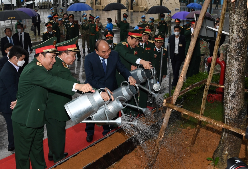 Tuyên dương các tập thể và cá nhân có thành tích xuất sắc trong tham gia hoạt động Gìn giữ hòa bình Liên hợp quốc