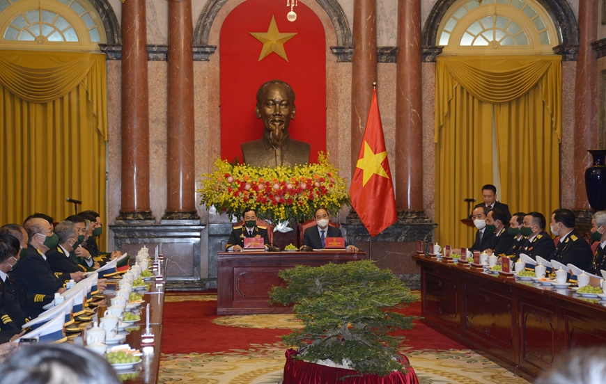 Chủ tịch nước Nguyễn Xuân Phúc gặp mặt Đoàn đại biểu Quân chủng Hải quân và Cựu chiến binh Đoàn tàu không số