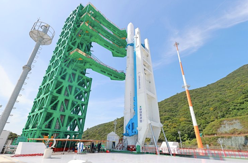 Hàn Quốc phóng tên lửa nội địa ba tầng đầu tiên lên vũ trụ
