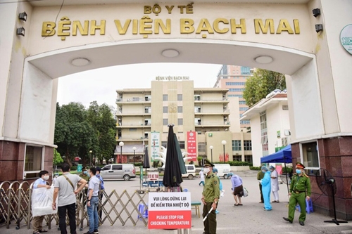 Đình chỉ công tác Giám đốc Bệnh viện Bạch Mai Nguyễn Quang Tuấn