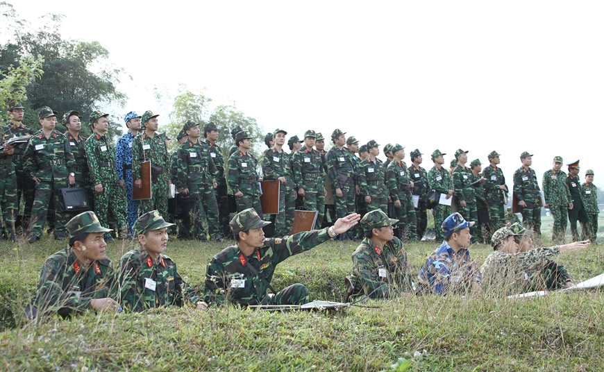 Xây dựng tác phong người cán bộ