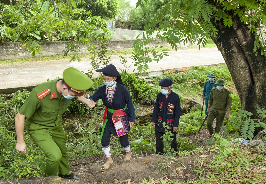Chặn luồng gió độc "Diễn biến hòa bình" ở Vĩnh Phúc - Bài 1: Loài “cỏ độc” trên cánh đồng đổi mới Chặn luồng gió độc "Diễn biến hòa bình" ở Vĩnh Phúc - Bài 1: Loài “cỏ độc” trên cánh đồng đổi mới