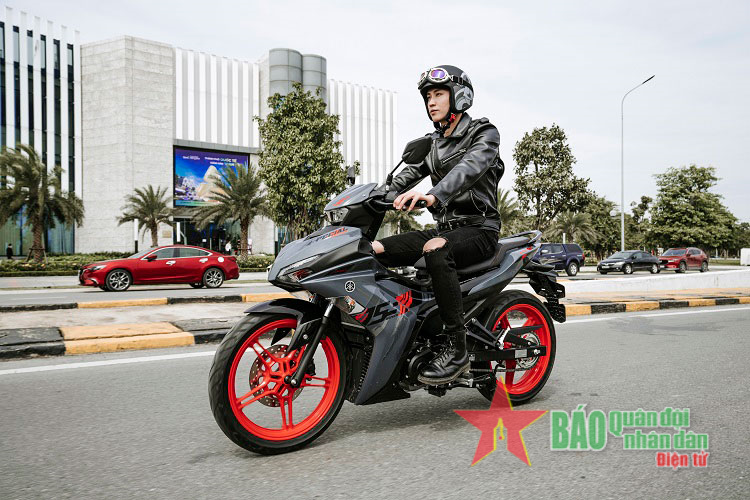 Xe máy côn tay 50 triệu đồng, chọn Suzuki Satria 150 hay Yamaha Exciter 155
