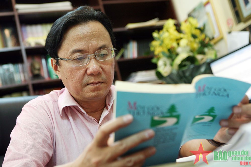 Mỗi khi dịch thơ là một lần tái tạo, sáng tạo