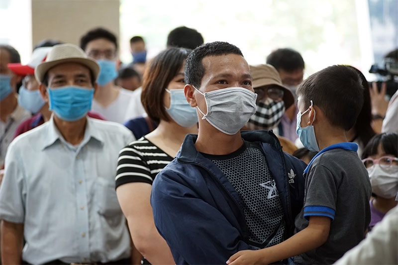 Thấy dân tụ tập... mà lo!

