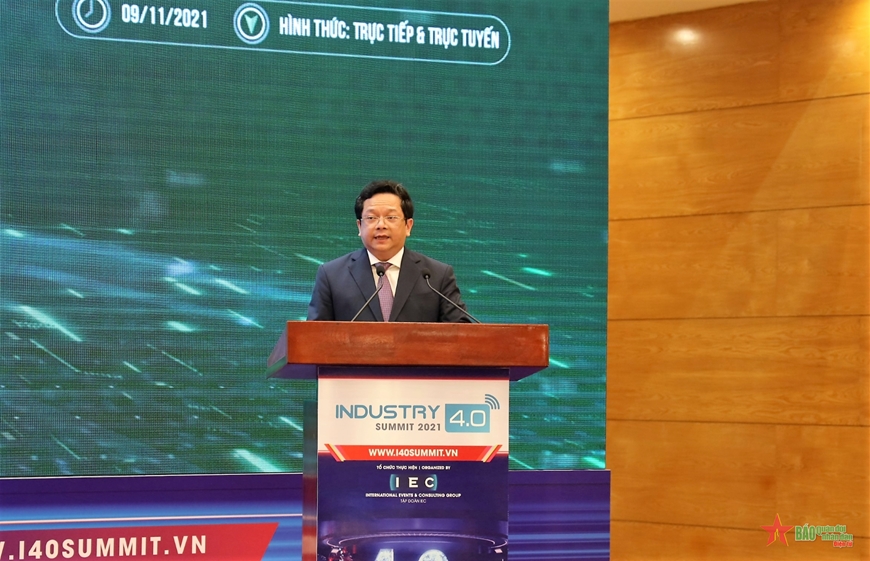 Phó trưởng Ban Kinh tế Trung ương Nguyễn Đức Hiển phát biểu khai mạc hội thảo chuyên đề sản xuất thông minh.