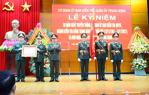 Cơ quan Ủy ban Kiểm tra Quân ủy Trung ương đón nhận Huân chương Quân công hạng Nhì