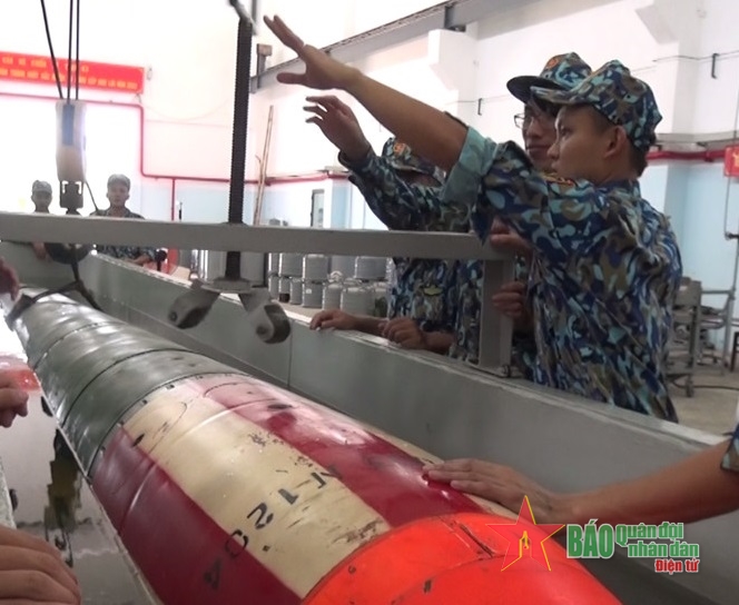 Hành trình sáng tạo: Hệ thống bổ trợ kiểm tra độ kín ngư lôi Hành trình sáng tạo: Hệ thống bổ trợ kiểm tra độ kín ngư lôi