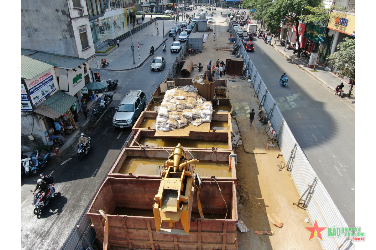 Cận cảnh cầu vượt Chùa Bộc-Phạm Ngọc Thạch trong quá trình thi công