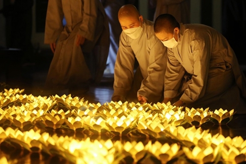 Ủy ban Mặt trận Tổ quốc Việt Nam đề nghị các tổ chức tôn giáo hưởng ứng lễ tưởng niệm đồng bào tử vong vì Covid-19