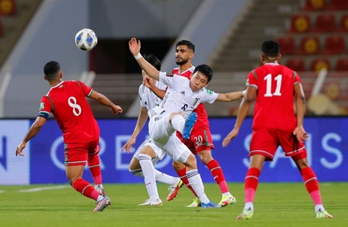 Kết quả trận Oman và Nhật Bản: Bàn thắng muộn màng