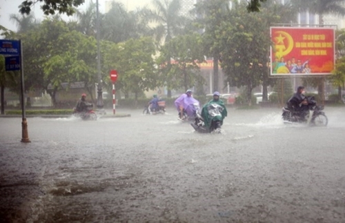 Tin thời tiết 18-11: Miền Trung tiếp tục có mưa lớn, cảnh báo nguy cơ ngập úng và lũ quét

