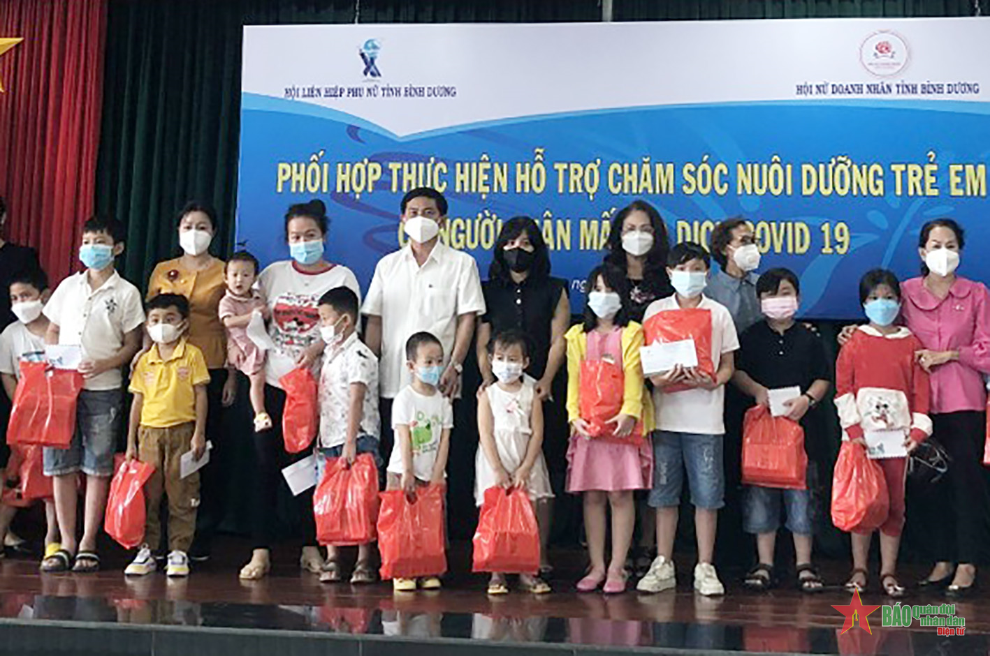 Hơn 100 trẻ mồ côi tại Bình Dương được hỗ trợ chăm sóc từ chương trình “Mẹ đỡ đầu”