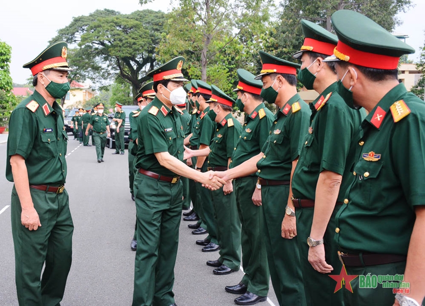 Thượng tướng Nguyễn Tân Cương kiểm tra công tác quân sự, quốc phòng tại Quân đoàn 4