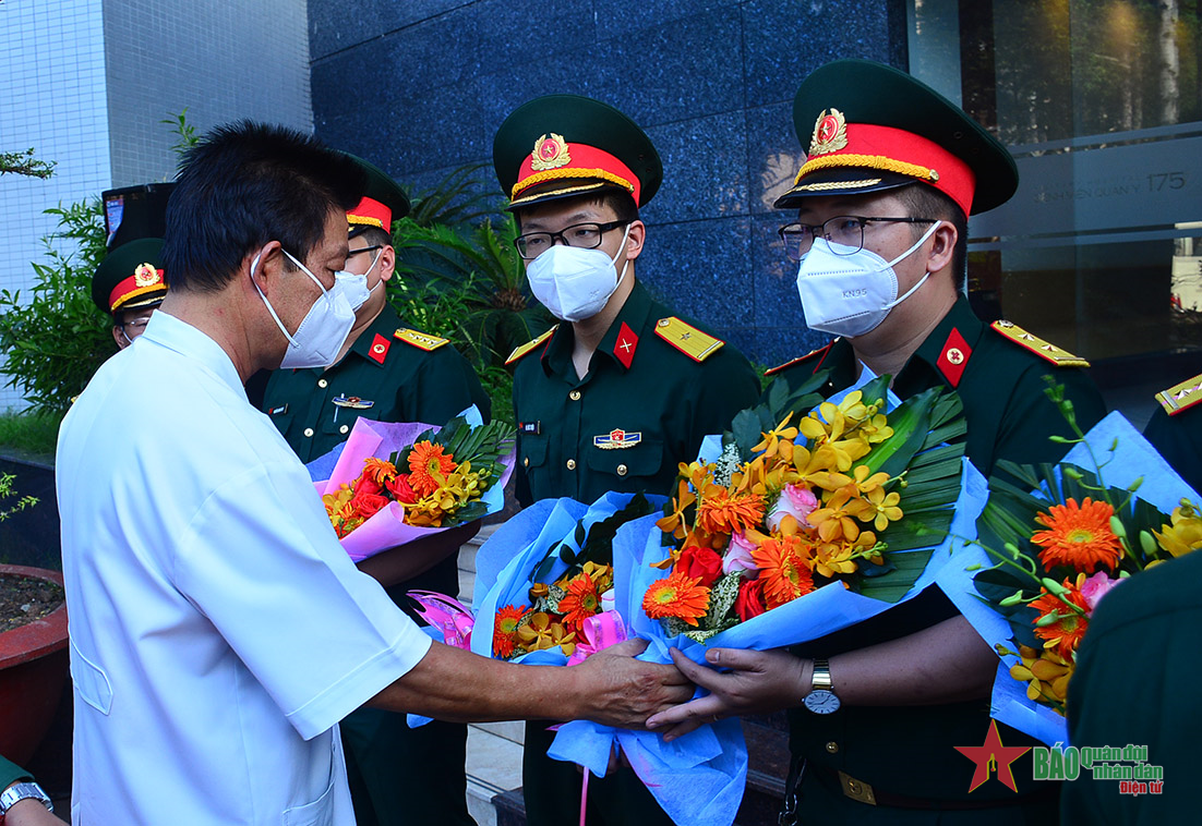 Bệnh viện Quân y 175 cử y sĩ, bác sĩ thực hiện nhiệm vụ tại huyện đảo Trường Sa