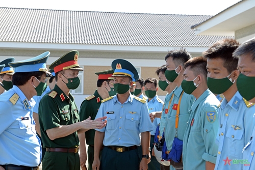 Bộ Quốc phòng kiểm tra công tác xây dựng đơn vị vững mạnh toàn diện tại Sư đoàn 370