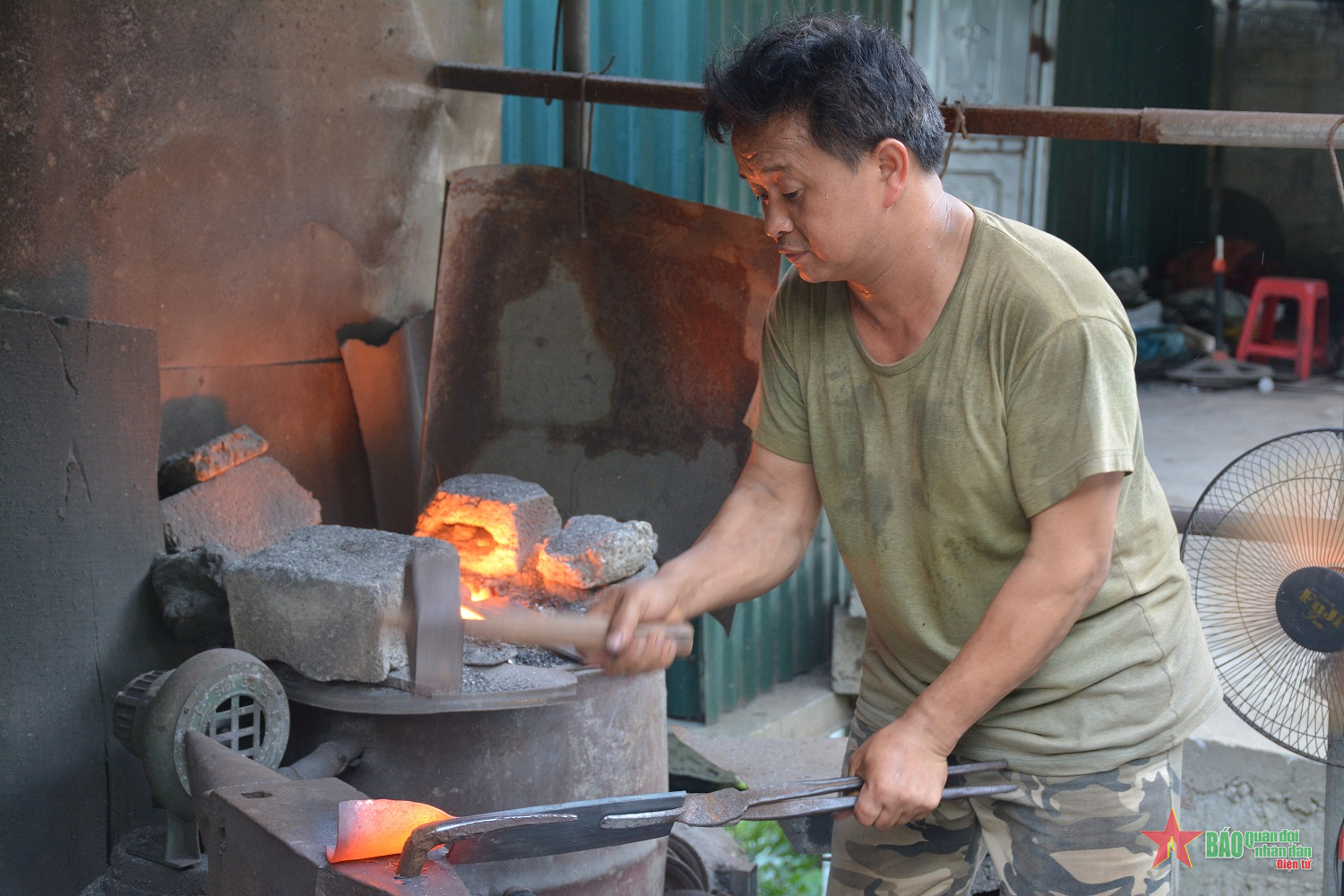 Xây dựng thương hiệu sản phẩm nghề rèn ở Phúc Sen