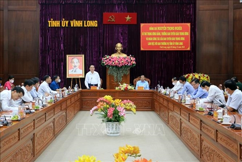 Trưởng ban Tuyên giáo Trung ương Nguyễn Trọng Nghĩa làm việc tại tỉnh Vĩnh Long