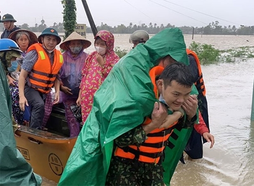 Thủ tướng chỉ đạo tập trung ứng phó và khắc phục hậu quả mưa lũ