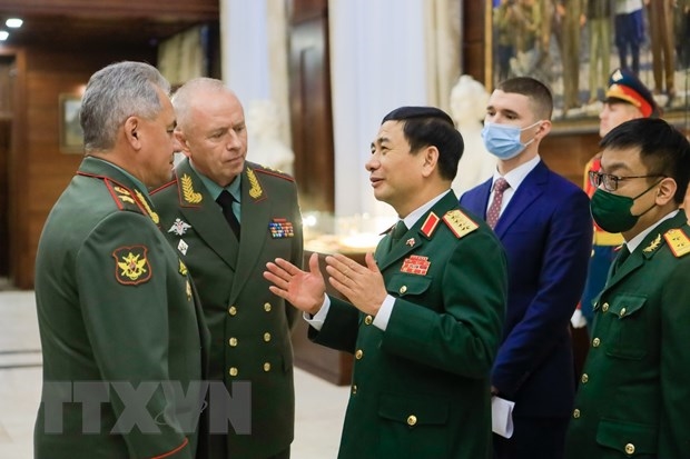 Bộ trưởng Bộ Quốc phòng Phan Văn Giang hội đàm với Bộ trưởng Quốc phòng Nga Sergei Shoigu