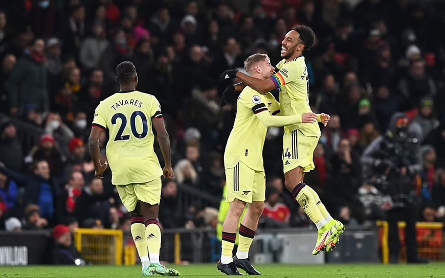 MU 3-2 Arsenal: Ronaldo tỏa sáng đúng lúc