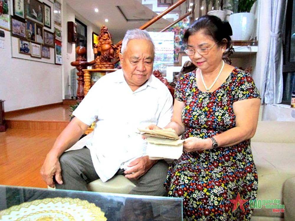 Bền lòng thắt sợi tơ hồng thời chiến