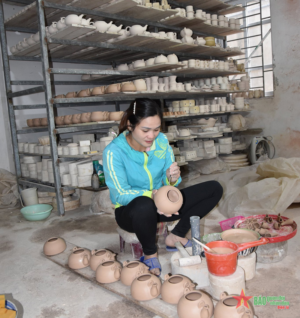 Bát Tràng lưu giữ hình bóng Bác Hồ