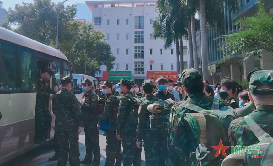 30 bác sĩ, điều dưỡng Bệnh viện Quân y 354 vào miền Nam chống dịch