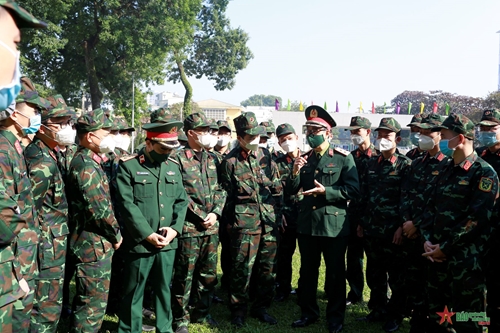 Hơn 300 cán bộ, học viên Học viện Quân y lên đường vào các tỉnh phía Nam chống dịch